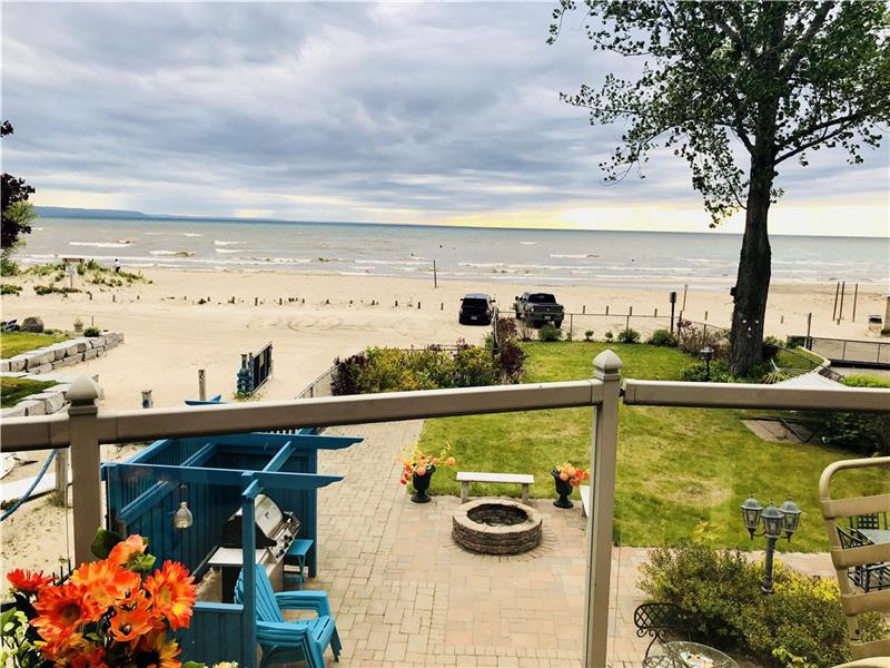 Sandy Beach Front Cottage Wasaga Beach Cottage Rental GL26289