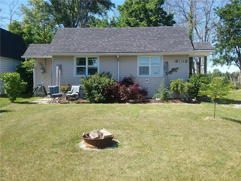 Lake Erie Cottage in Lowbanks Lowbanks Cottage Rental GL26808 CottagesInCanada