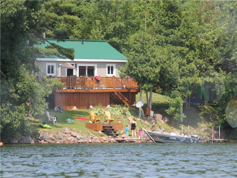 Wolfe Lake Cottage Getaway located - Westport Cottage Rental | PL-27562 ...