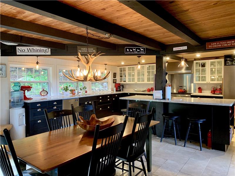 Magical Bass Lake Muskoka Getaway Muskoka Lakes Cottage Rental DI29105 CottagesInCanada