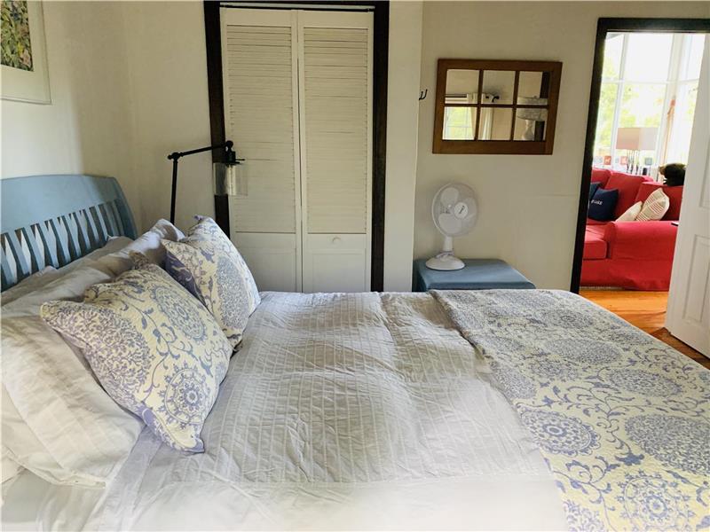 Magical Bass Lake Muskoka Getaway Muskoka Lakes Cottage Rental DI29105 CottagesInCanada