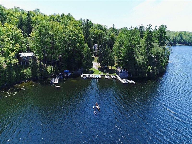 MOHAWK LODGE Sharbot Lake Cottage Rental PL31635 CottagesInCanada