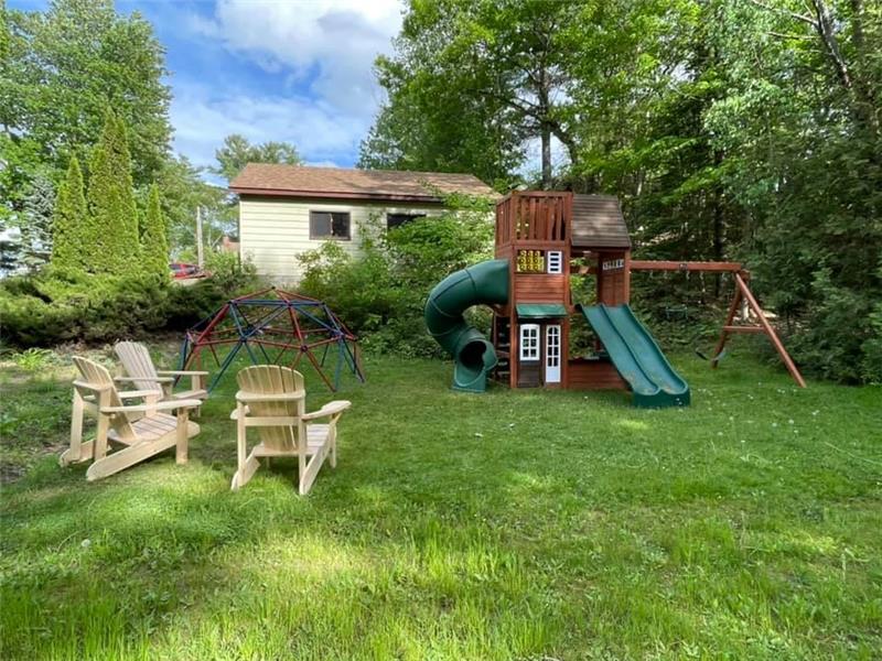 Grand Maison Waterfront Private Bobcaygeon Cottage Rental PL