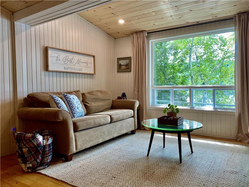 Cozy Cottage on Baptiste Lake Highland Grove Cottage Rental PL