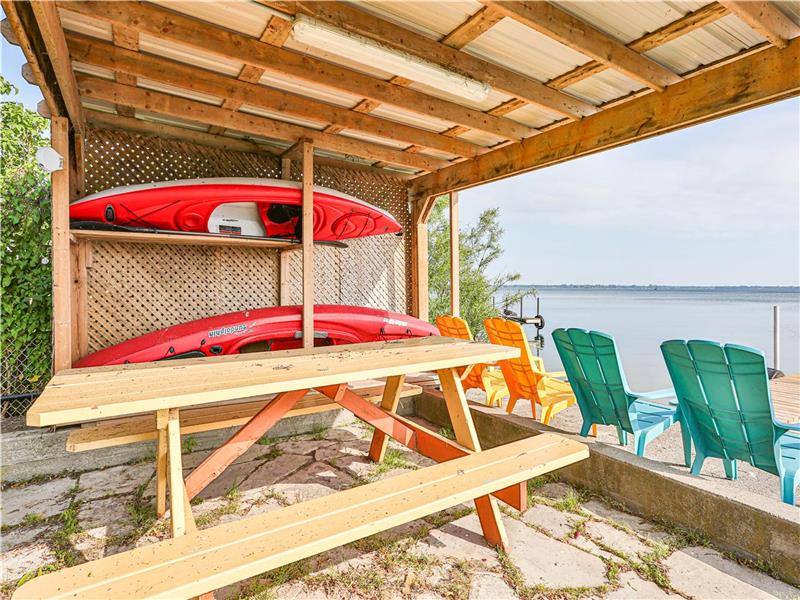 New Listing Bayside Lake House in Erieau Cottage Rental GL32597