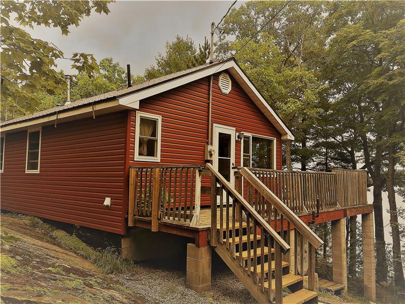 Waterfront cottage in Bracebridge Bracebridge Cottage Rental GL