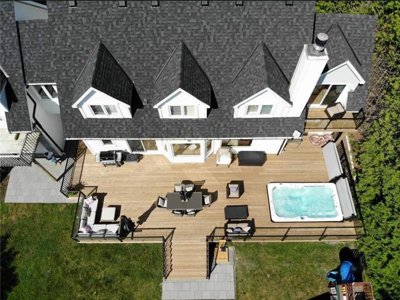 Crawford Lakehouse Brechin Cottage Rental DI35464 CottagesInCanada