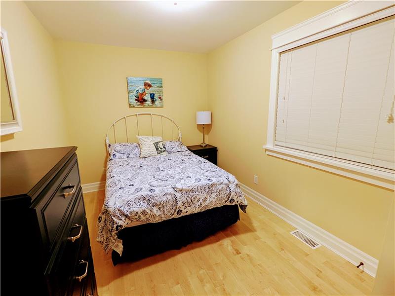 Sunview Lakehouse, Waterfront, Dashwood Cottage Rental GL35695