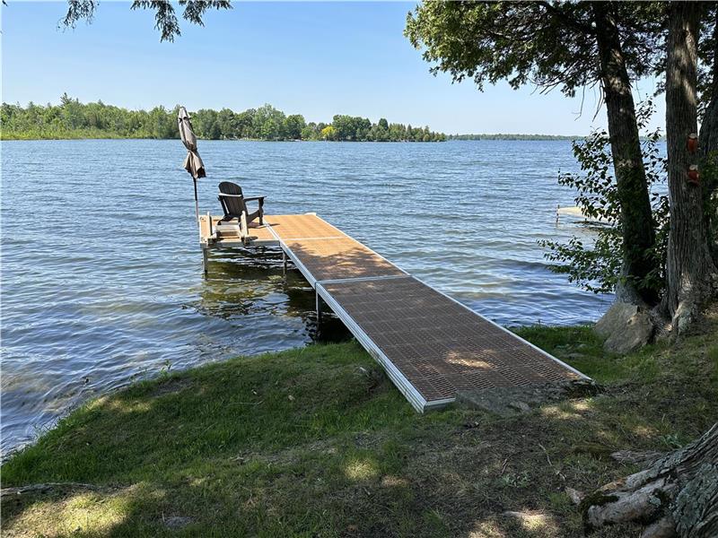 Bass Lake Bay - Lombardy Cottage Rental | PL-36224 | CottagesInCanada