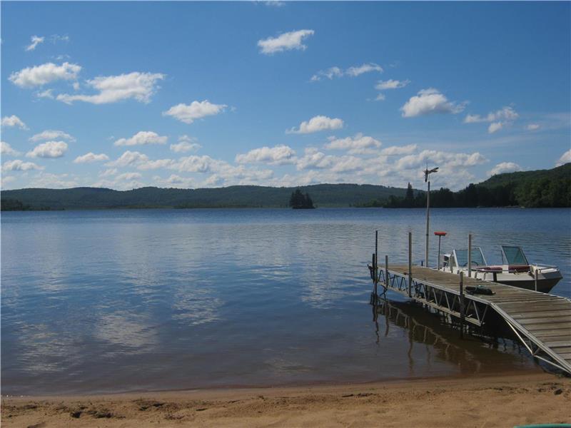 Negeek Lake Beach Front Cosy - Combermere Cottage Rental | DI-37143 ...