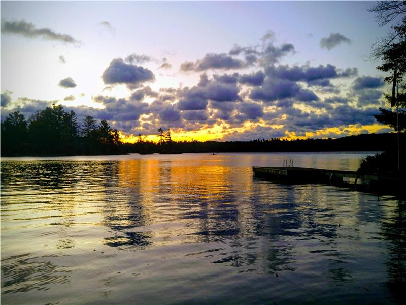 Big Bald Lake - Lovely Lakefront - Buckhorn Cottage Rental 