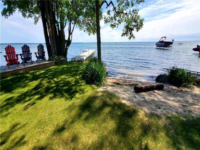 Sandy Shores - Shallow Waterfront - Orillia Cottage Rental | DI-40637 ...