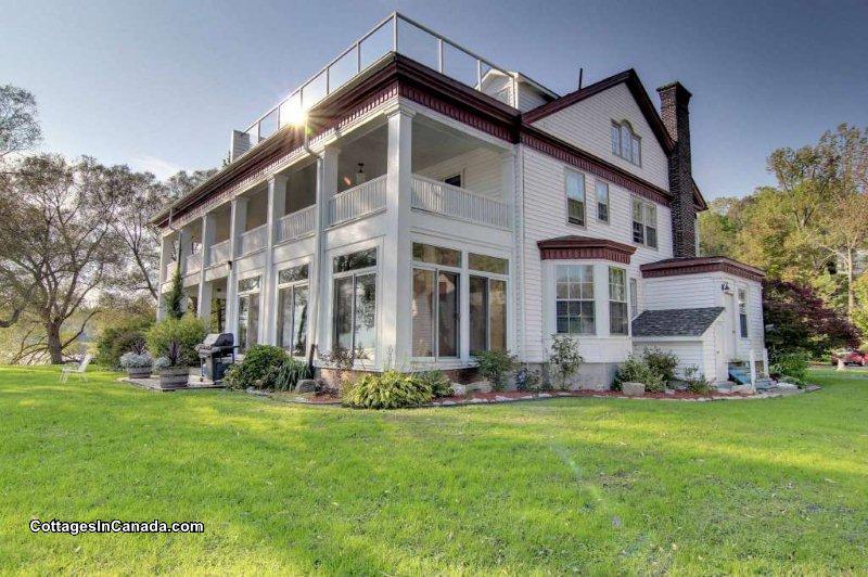 Alma Villa (Port Stanley) Port Stanley Cottage Rental GL9639 CottagesInCanada